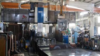 ワイヤ放電加工機の加工ノウハウ 高精度ピッチ加工・上部/下部の